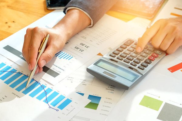 Quels jeux de société éducatifs pour renforcer les compétences en calcul mental en CM2 ?